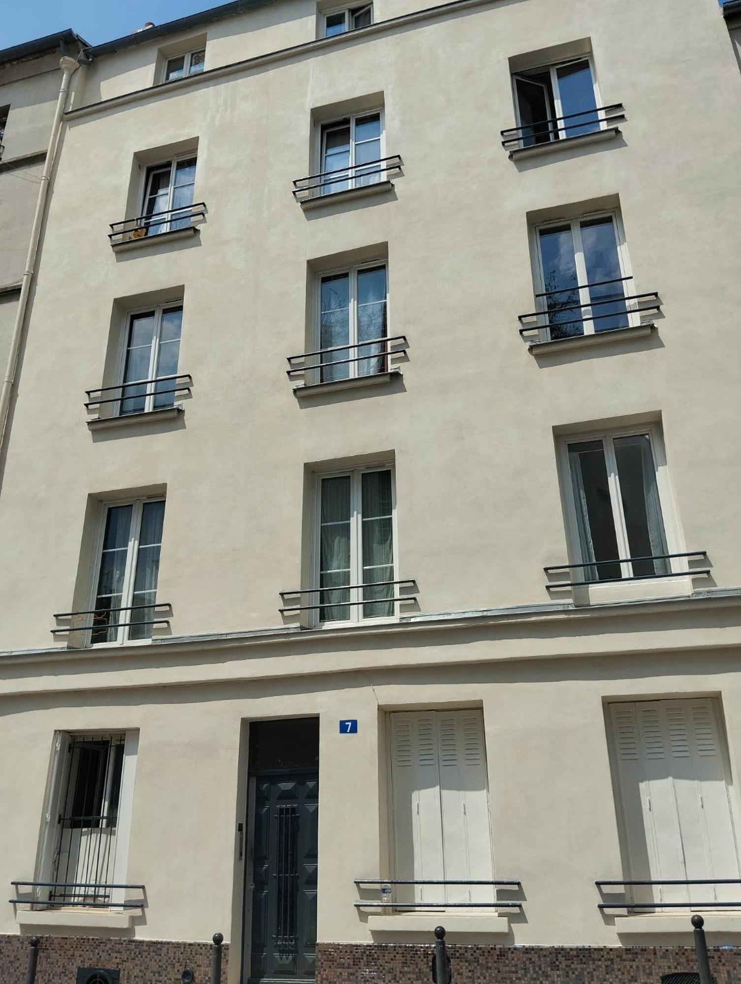 A Place De Clichy Appartement