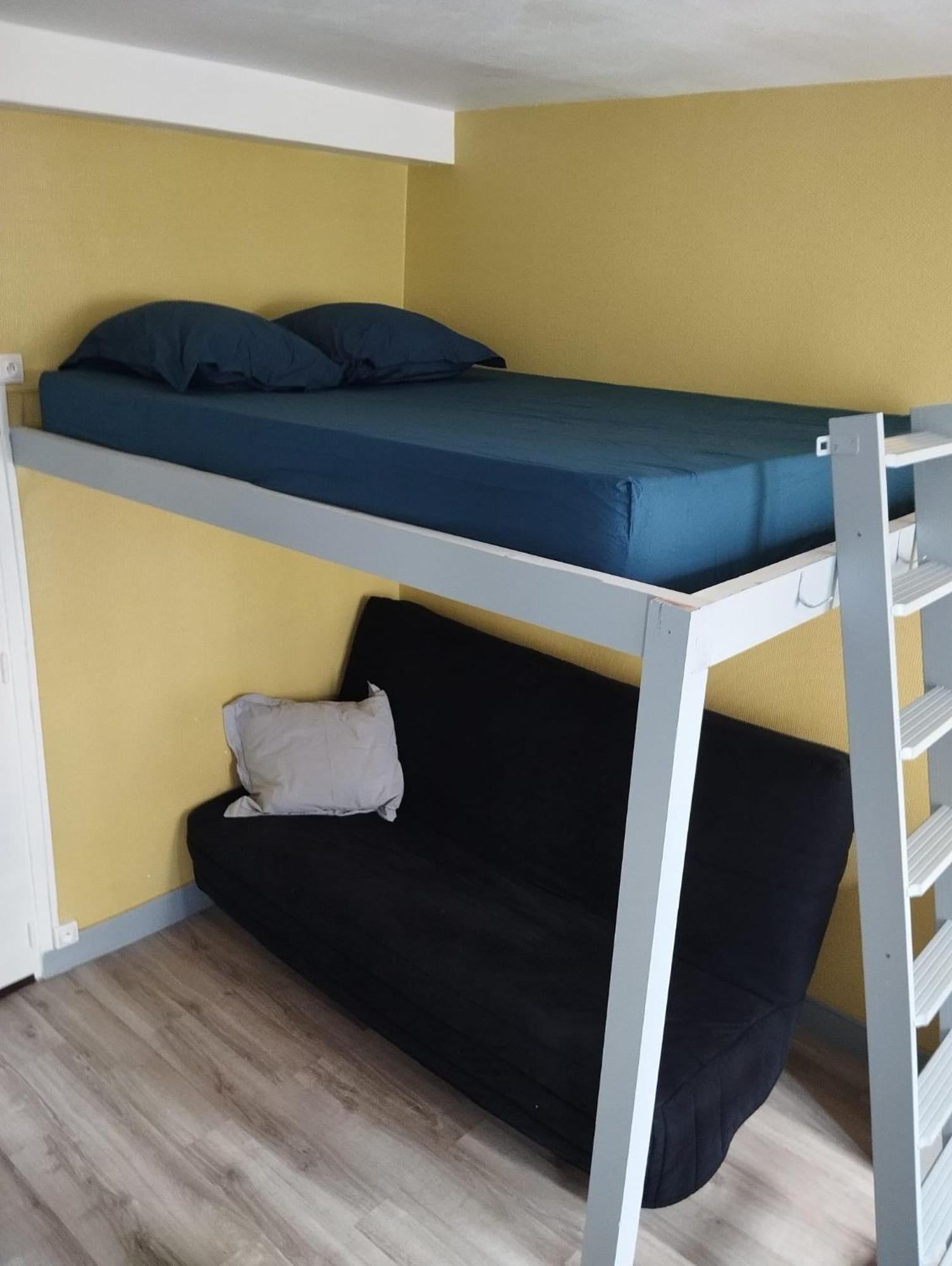 A Place De Clichy Appartement *