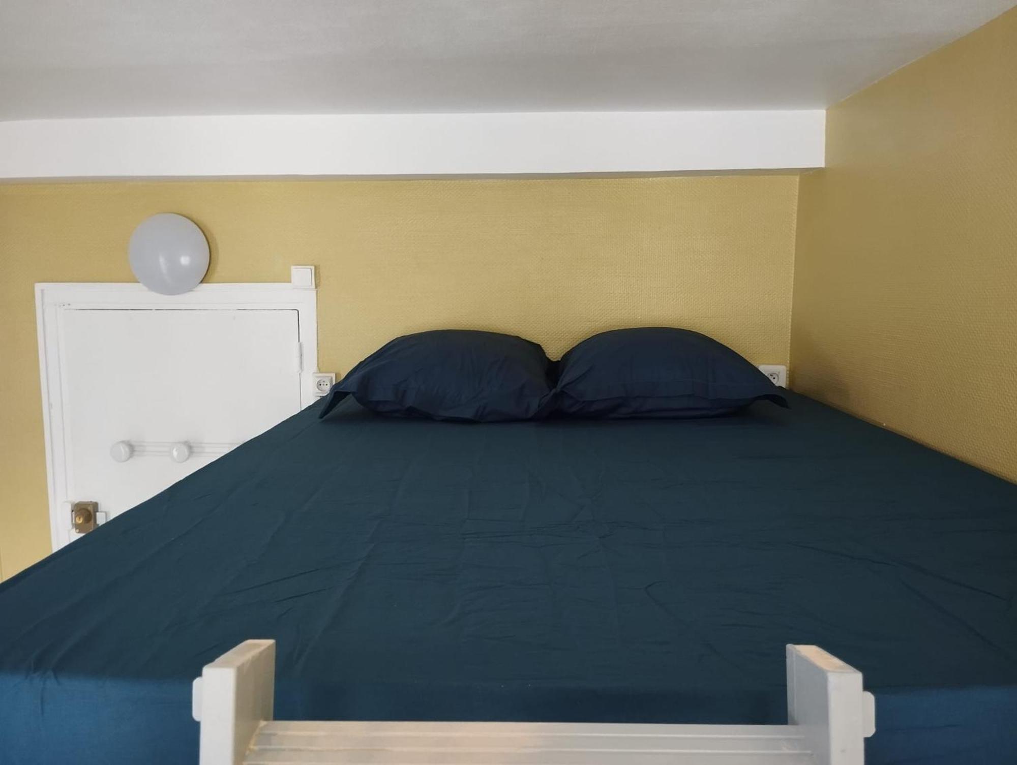 A Place De Clichy Appartement Paris