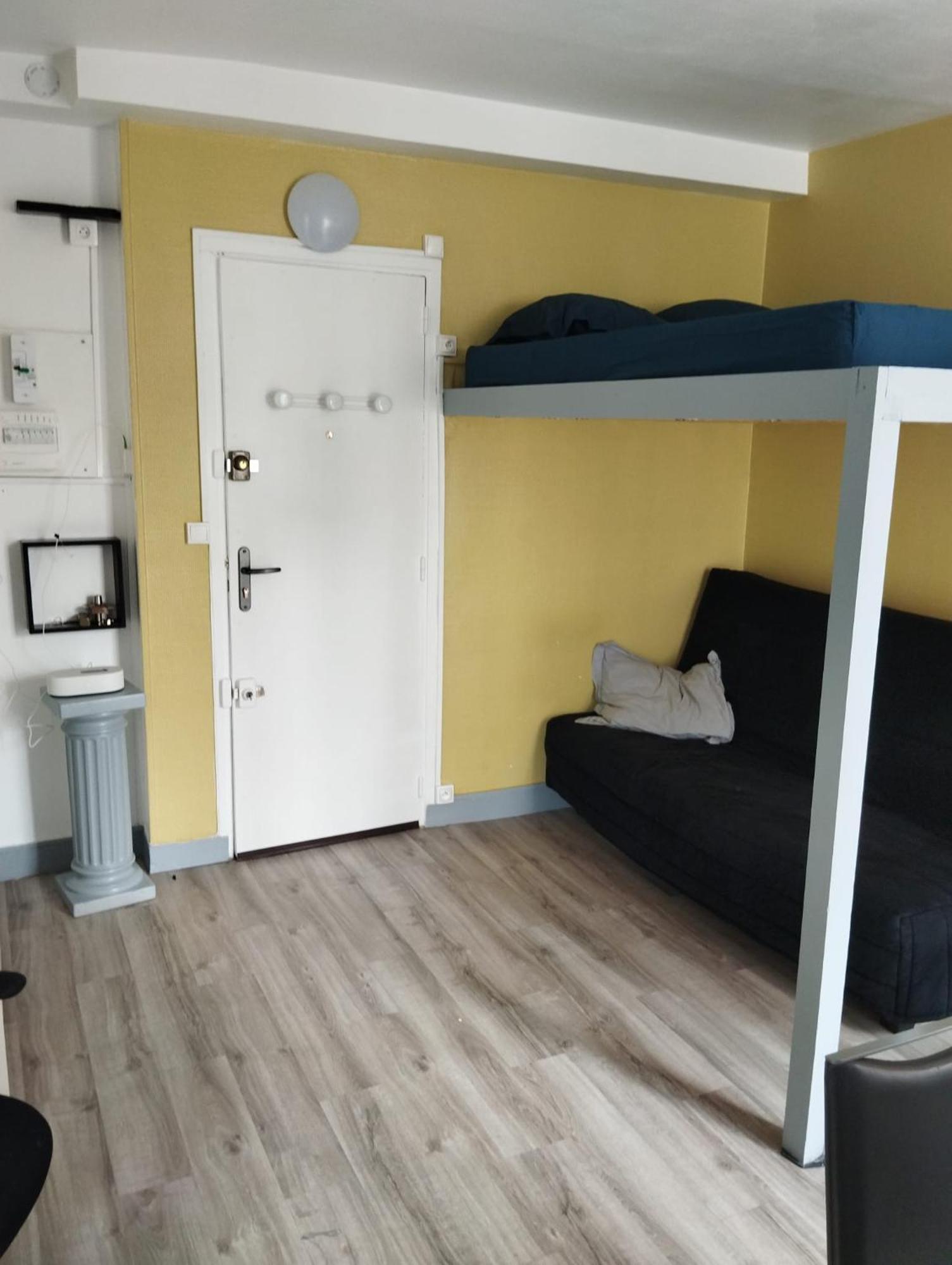 A Place De Clichy Appartement