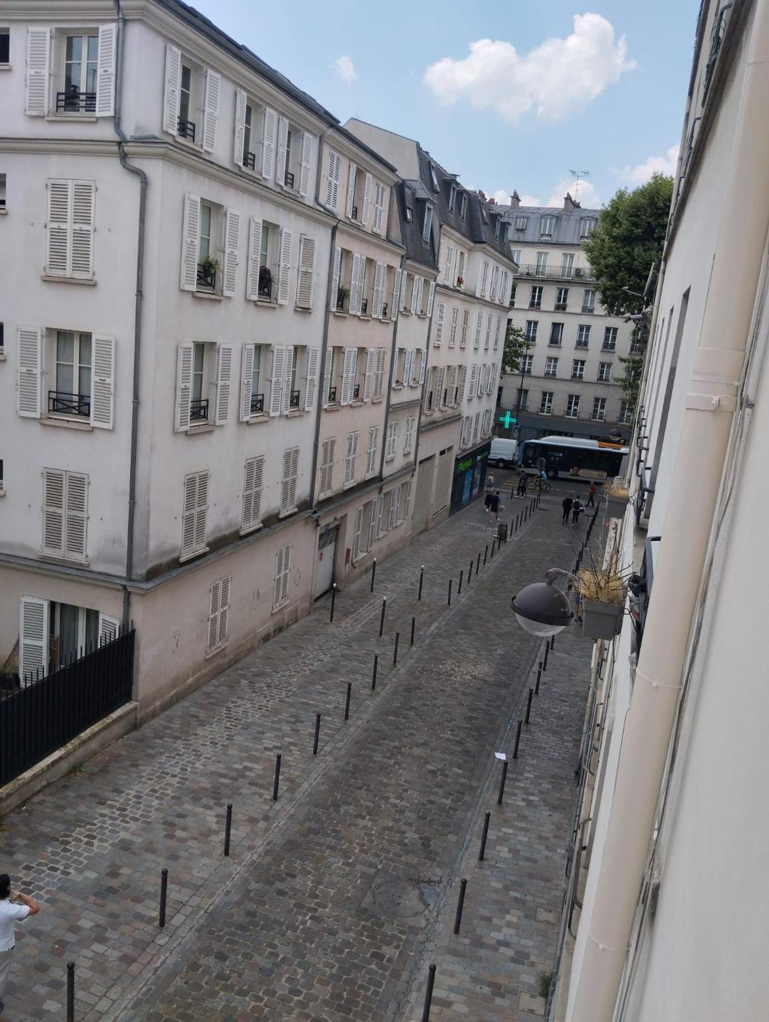 A Place De Clichy Appartement *